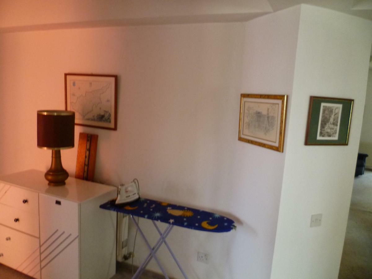 Double Room With Ensuite Bathroom At Datacom Building Λευκωσία Εξωτερικό φωτογραφία